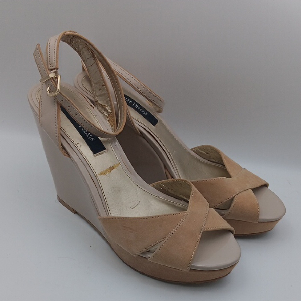 WHITE HOUSE  BLACK MARKET TAN WEDGE SANDALS